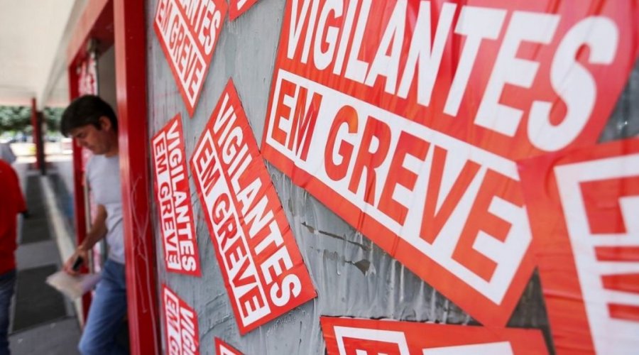 [Por causa do coronavírus, vigilantes suspendem greve na Bahia após 14 dias de paralisação]