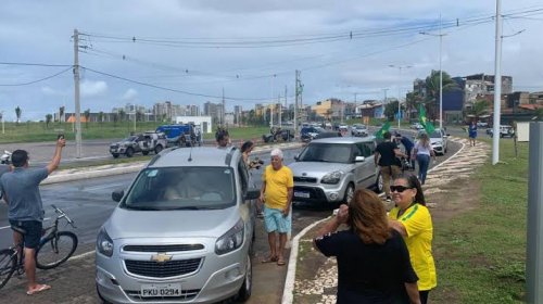 [Ato contra o isolamento tem menos de 10 carros]