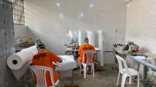 [Detentos de conjuntos prisionais baianos já produziram 8,3 mil máscaras para profissionais de...]
