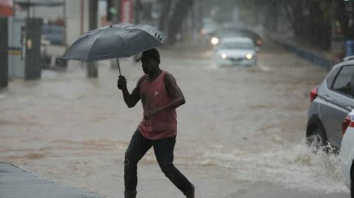 [Salvador amanhece com fortes chuvas nesta segunda-feira (06)]