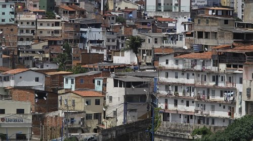 [Mais 14 bairros populares entram para lista de localidades com novos casos de coronavírus em S...]