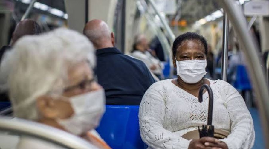 [Negros têm mais chance de morrer do que brancos pelo Covid-19]