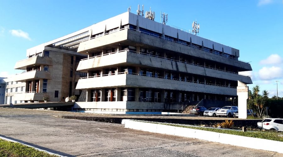 [AL-BA aprova por unanimidade projeto que garante aos estudantes da rede estadual Vale alimentação ]