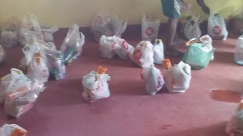[Movimento Solidário: Cerca de 60 cestas básicas são distribuídas no bairro de Paripe]