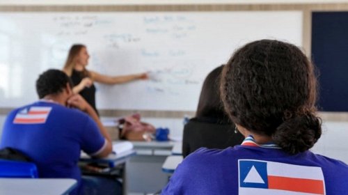 [Atenção Estudantes! Vale-alimentação para alunos da rede estadual começa a ser entregue na seg...]