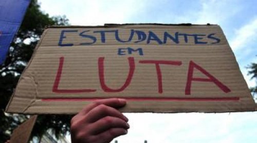 [Movimento estudantil promete fazer mobilização nas redes sociais, contra projeto que pede reti...]
