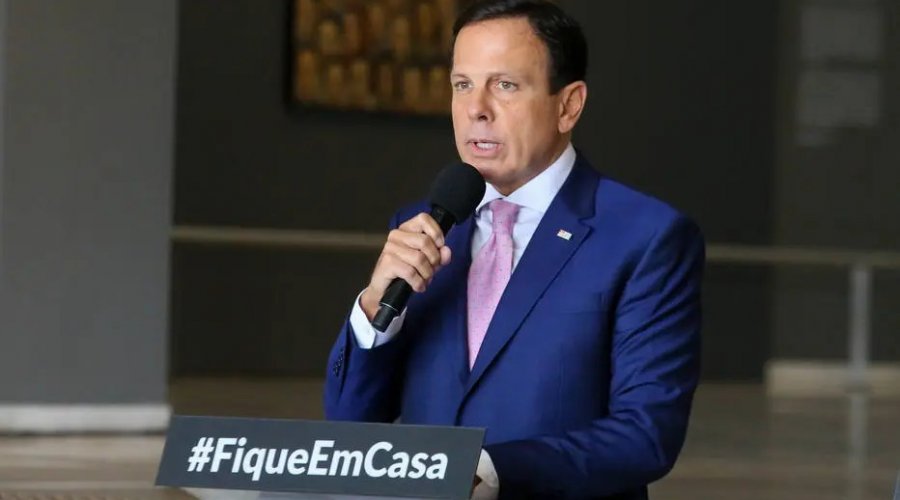 [“Lamento que país tenha que combater dois vírus', um é o covid-19 e o outro está no Palácio do Planalto”, diz Doria]