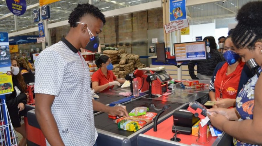 [Vale alimentação já foi entregue a 223 mil estudantes baianos da rede estadual]