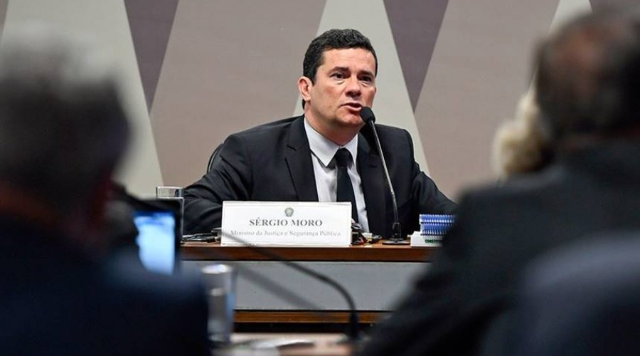 [Moro reforça acusações contra Bolsonaro apresentando provas]