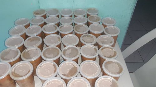 [Movimento Solidário distribui cestas básicas e sopas para moradores da região da Península Ita...]