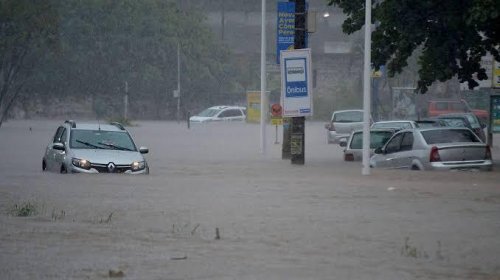 [Codesal registra 248 solicitações por conta da chuva em Salvador]