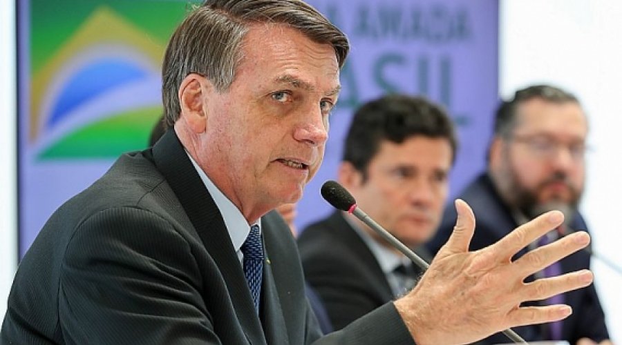 [Bolsonaro nega interferência na PF e espera arquivamento de inquérito]