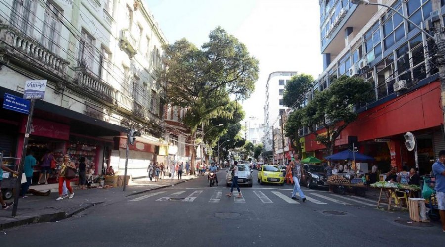 [Prefeitura avalia novos protocolos de reabertura do comércio]
