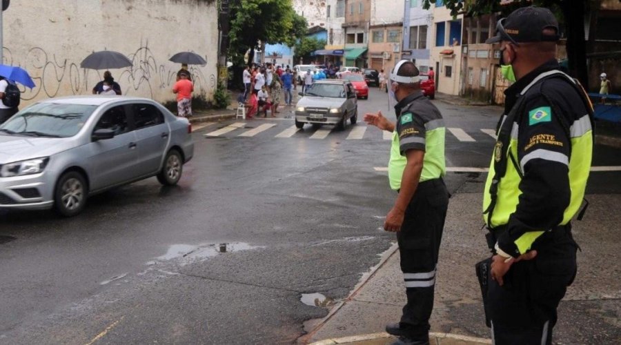 [ACM Neto prorroga medidas restritivas em Pernambués por mais sete dias]