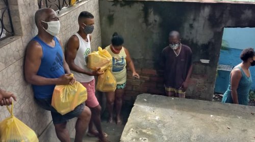 [Movimento solidário distribui cestas básicas e materiais de limpeza no Subúrbio Ferroviário ]
