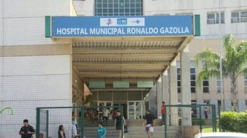 [Um dia após presidente incentivar bolsonaristas, grupo invade hospital em Rio de Janeiro ]