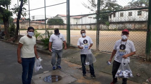 [Cerca de 1400 máscaras são distribuídas em Vila Ruy Barbosa ]