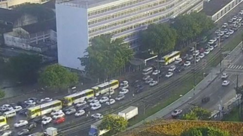 [Ferry-boat: Terminal de São Joaquim registra enorme fila de veículos nesta sexta ]