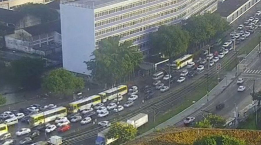 [Ferry-boat: Terminal de São Joaquim registra enorme fila de veículos nesta sexta ]