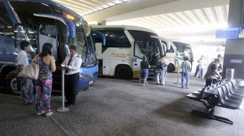 [Mais oito municípios têm transporte suspenso na Bahia]