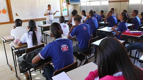 [Pesquisa aponta que 76% dos brasileiros são contra retomada das aulas presenciais]