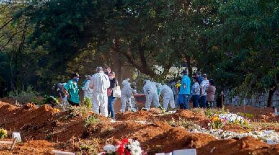 [Brasil tem 727 novas mortes por covid-19 em 24h; infectados passam de 1,3 milhão]