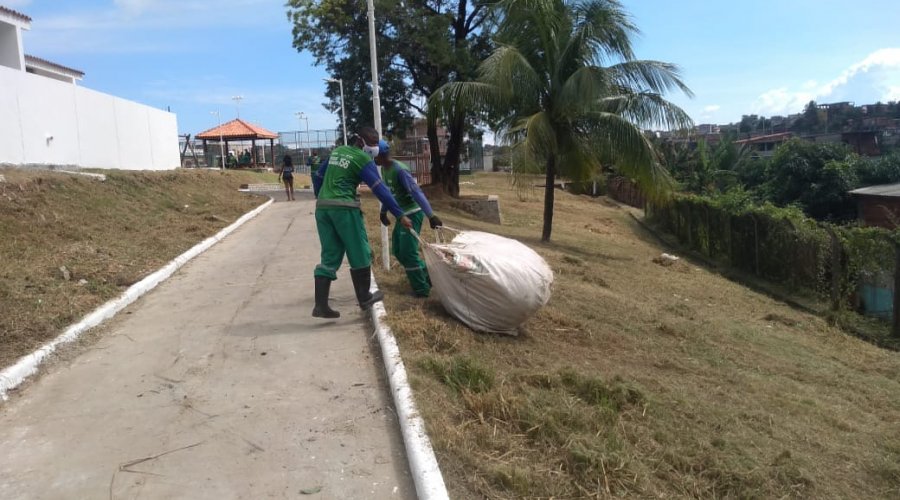 [Nova Constituinte passa por ações de limpeza e roçagem nesta sexta-feira (03)]