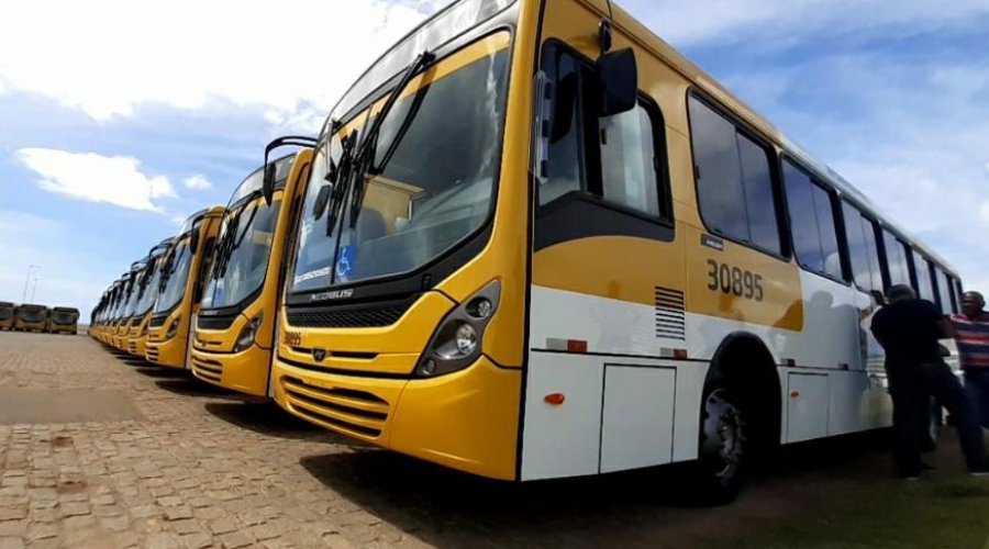 [Remanejamento de 23 linhas de ônibus começa neste sábado; confira]