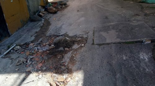 [Moradora fratura o pé por causa de buraco em rua na Liberdade ]