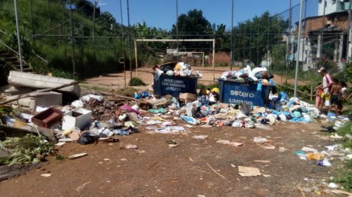 [Moradores de Pernambués pedem construção de uma ponte para acabar com o lixão ]