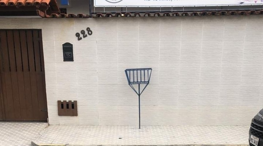 [Pais pedem instalação de faixa de pedestre em frente à escola em Plataforma]