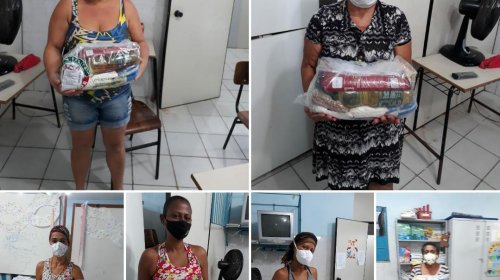 [Movimento Solidário na Cidade Baixa: cerca de 30 cestas básicas são entregues à moradores da V...]