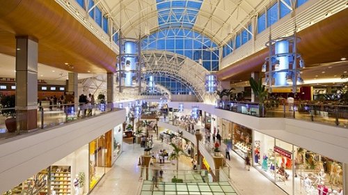 [Shoppings de Salvador terão horário de funcionamento estendido na véspera de Dia dos Pais]