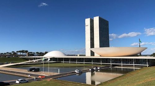 [Câmara pode votar aumento de penas para quem desviar recursos direcionados à Covid-19]