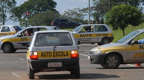 [ACM Neto confirma retorno de autoescolas nesta semana]