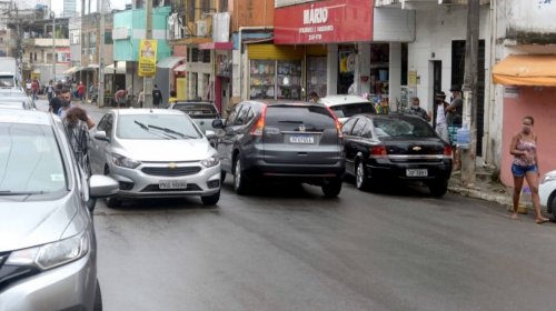 [Comércio reabre no Nordeste de Amaralina em horário diferenciado]