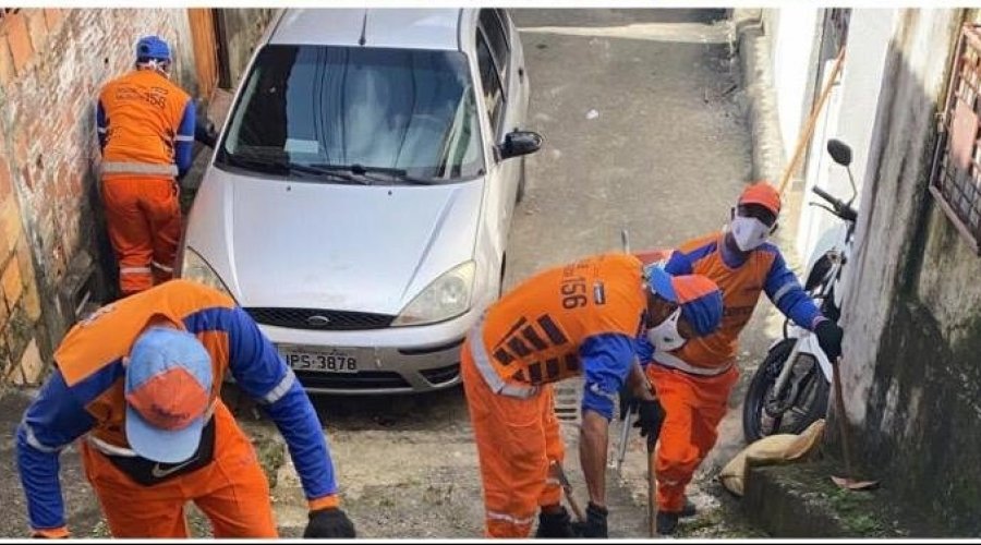 [Limpurb realiza ação de limpeza em Pernambués ; grupo solidário higienizou rua]