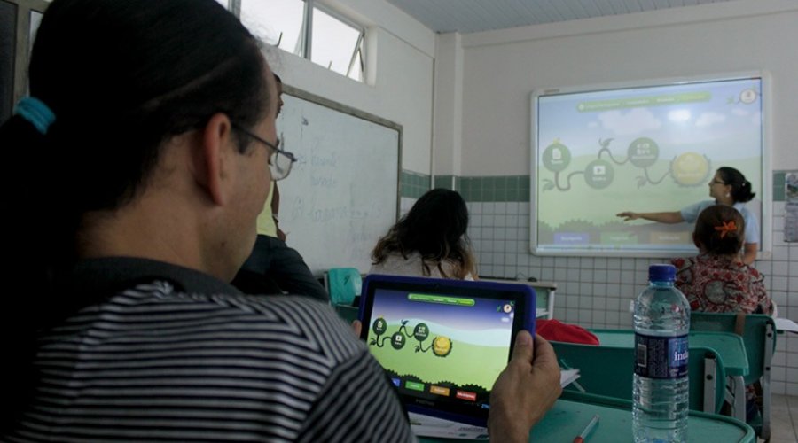 [Estudante de baixa renda poderão receber doação de tablets]