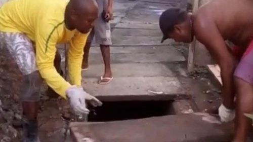 [Multirão da limpeza: Movimento Solidário de Pernambués faz limpeza de canal no bairro ]