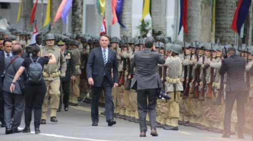 [Protesto: Bolsonaro é chamado de ‘traidor’ em formatura de militares]