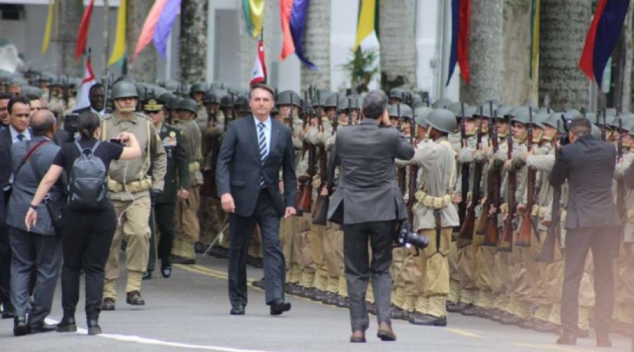 [Protesto: Bolsonaro é chamado de ‘traidor’ em formatura de militares]