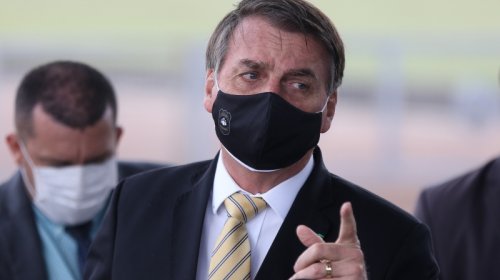 [Bolsonaro não perdoa dívida de igrejas por medo de impeachment, mas sugere que Congresso derru...]