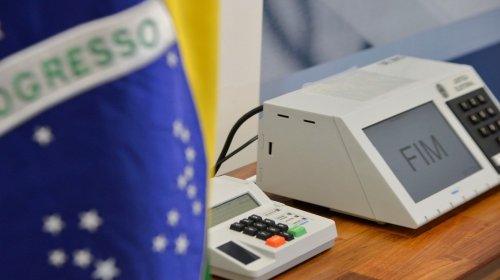 [Brasil realiza a maior eleição informatizada do mundo]