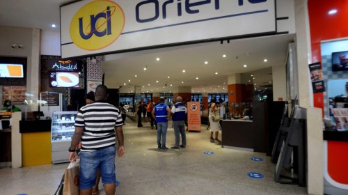 [Casais ou duplas podem garantir poltronas juntas em cinemas ]