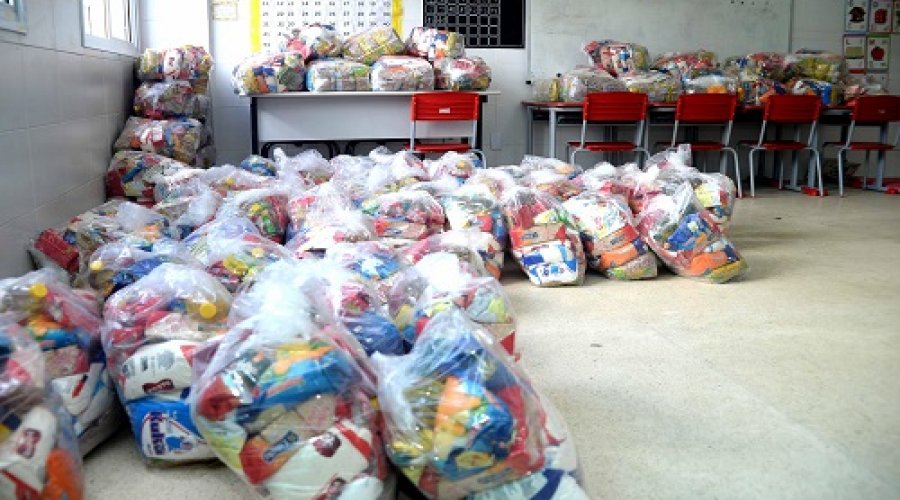 [Prefeitura de Salvador inicia sexta etapa de distribuição de cestas para alunos]