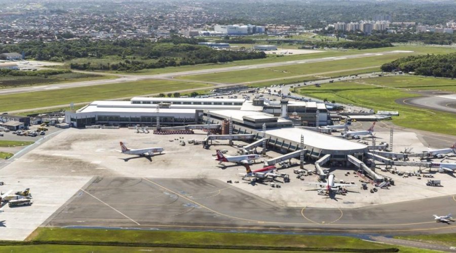 [Governo libera entrada de estrangeiros em todos os aeroportos do país]