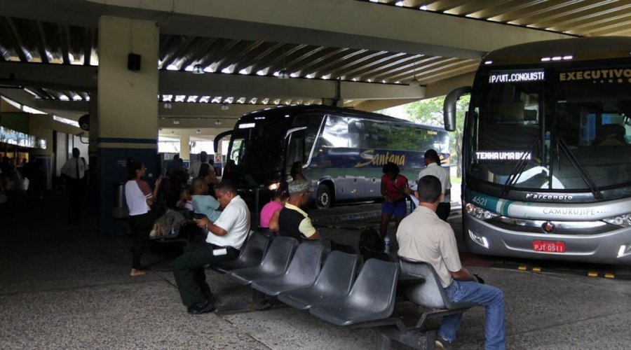 [Rodoviárias voltam a funcionar em toda a Bahia nesta segunda]