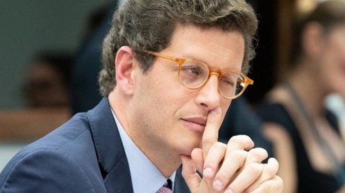 [Ricardo Salles aprova extinção de normas que protegem manguezal e restinga]