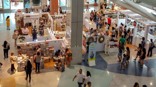 [Shoppings, lojas de rua e restaurantes podem ampliar funcionamento]