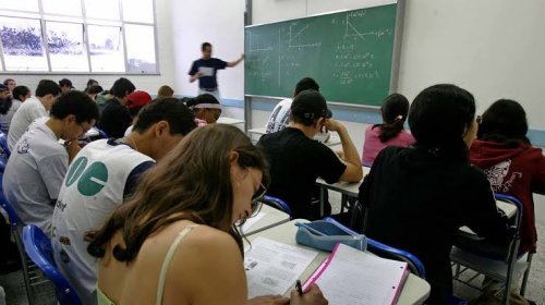 [Maioria das universidades federais retoma aulas remotas após suspensão]